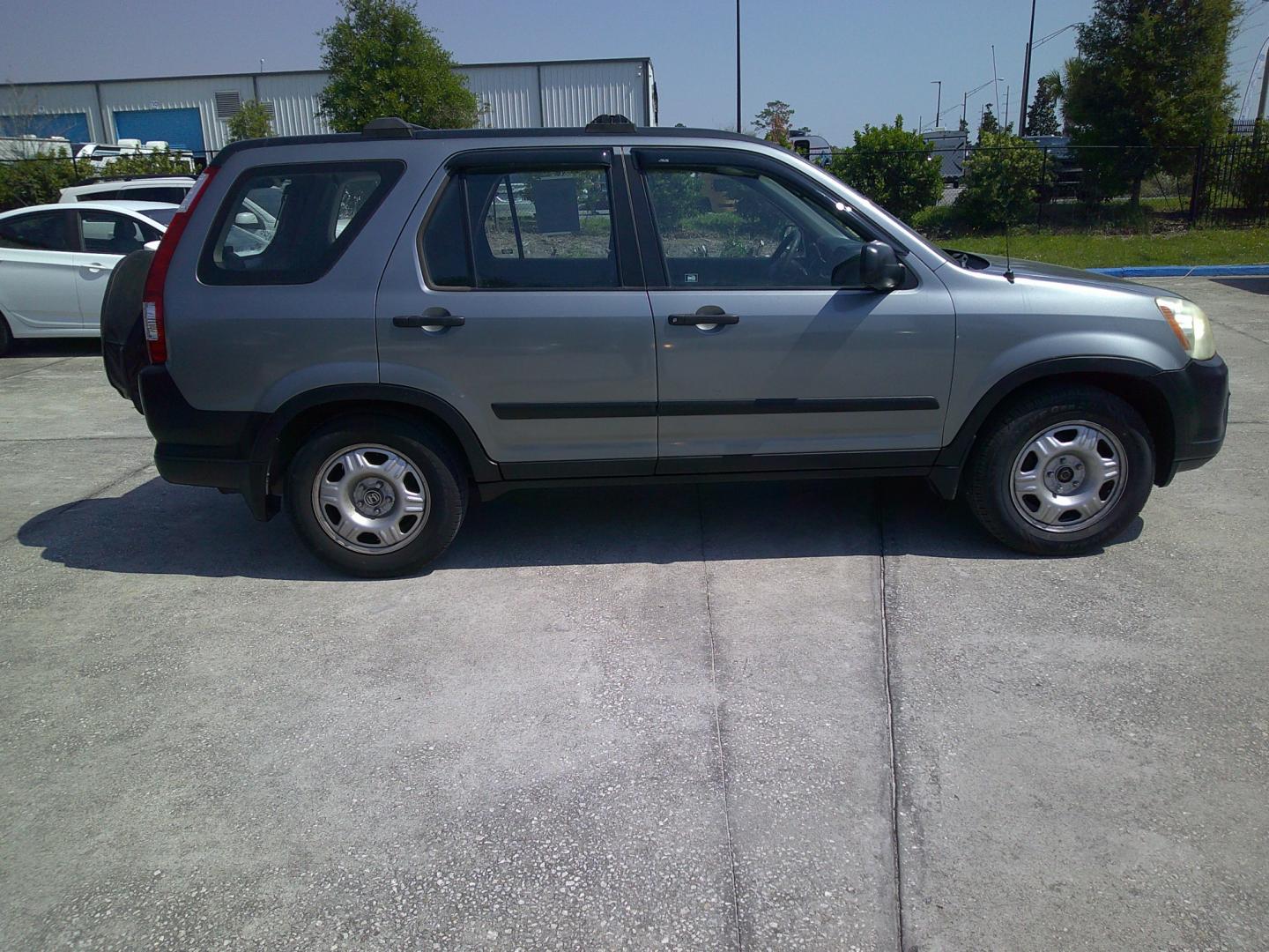 2006 SILVER HONDA CR-V (SHSRD68576U) , located at 390 Hansen Avenue, Orange Park, FL, 32065, (904) 276-7933, 30.130497, -81.787529 - Photo#2